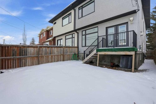 2312 Westmount Road Nw, Calgary, AB - Outdoor