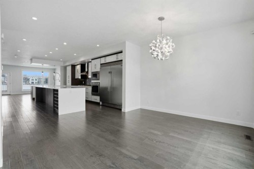 2312 Westmount Road Nw, Calgary, AB - Indoor Photo Showing Kitchen