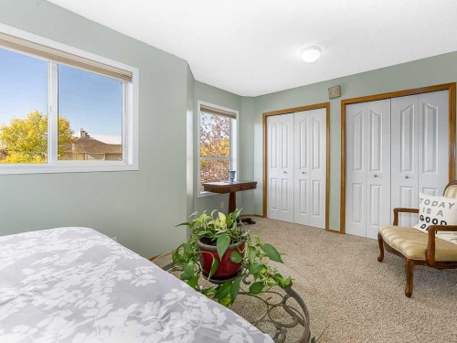 119 Mt Douglas Manor Se, Calgary, AB - Indoor Photo Showing Bedroom