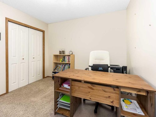 119 Mt Douglas Manor Se, Calgary, AB - Indoor Photo Showing Office