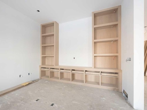 15 42 Street Sw, Calgary, AB - Indoor Photo Showing Other Room