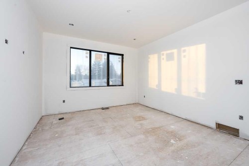 15 42 Street Sw, Calgary, AB - Indoor Photo Showing Other Room