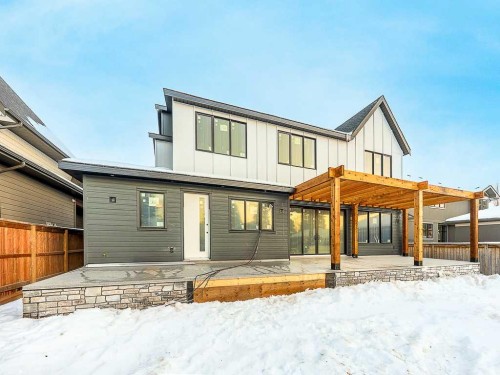 15 42 Street Sw, Calgary, AB - Outdoor