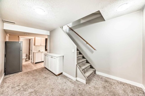 120 Martinview Close Ne, Calgary, AB - Indoor