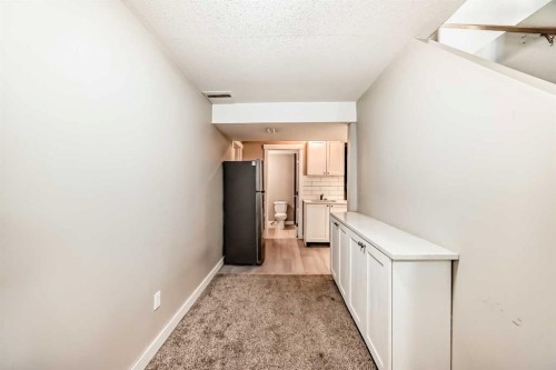 120 Martinview Close Ne, Calgary, AB - Indoor