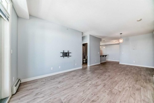417-2300 Evanston Square Nw, Calgary, AB - Indoor Photo Showing Other Room