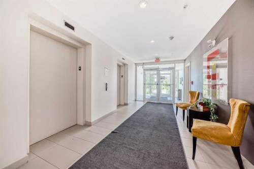 417-2300 Evanston Square Nw, Calgary, AB - Indoor Photo Showing Other Room