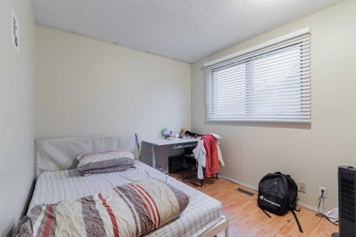 143 Castlegrove Road Ne, Calgary, AB - Indoor Photo Showing Bedroom