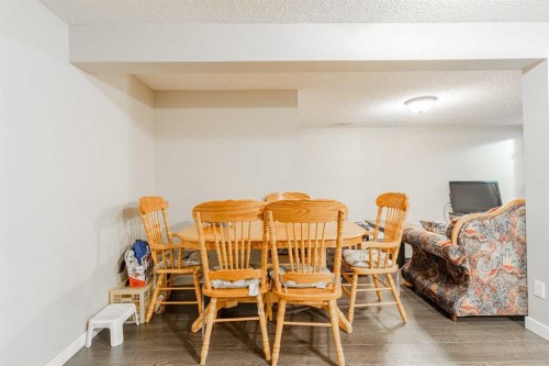 143 Castlegrove Road Ne, Calgary, AB - Indoor