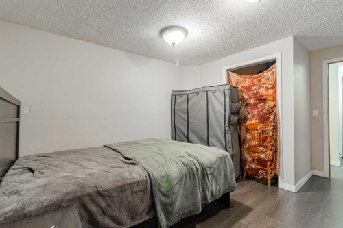 143 Castlegrove Road Ne, Calgary, AB - Indoor Photo Showing Bedroom