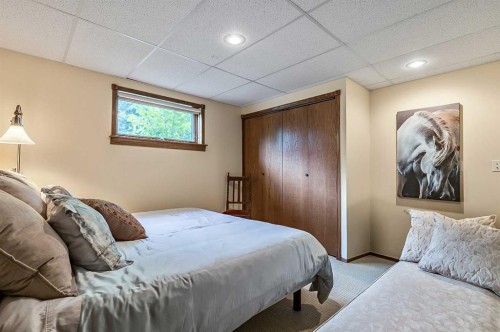165016 Rge Rd 285 Road, Rural Willow Creek No. 26, M.D. Of, AB - Indoor Photo Showing Bedroom