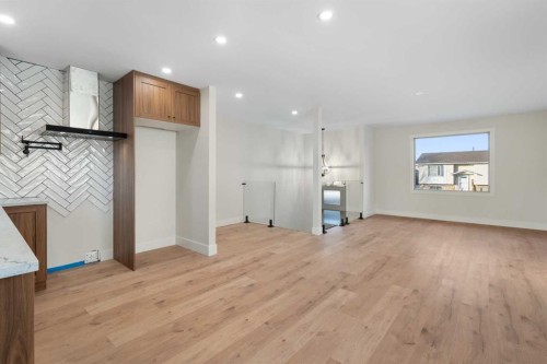 45 Alpine Crescent Se, Airdrie, AB - Indoor