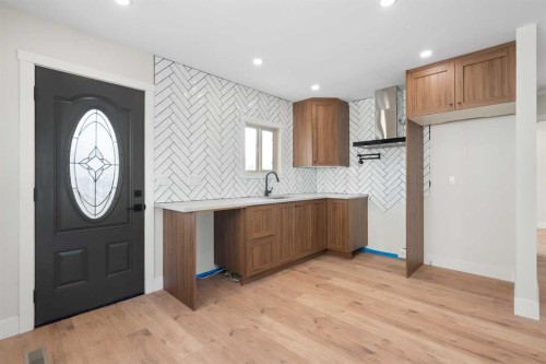 45 Alpine Crescent Se, Airdrie, AB - Indoor Photo Showing Kitchen