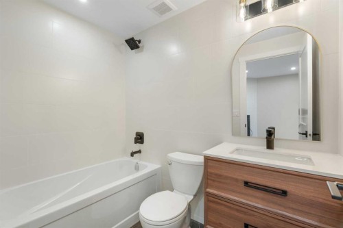 45 Alpine Crescent Se, Airdrie, AB - Indoor Photo Showing Bathroom