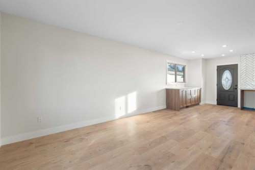 45 Alpine Crescent Se, Airdrie, AB - Indoor Photo Showing Other Room