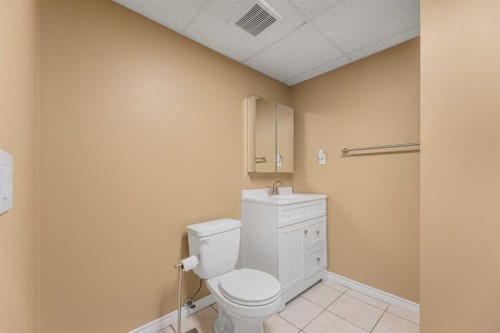 215 Hidden Vale Place Nw, Calgary, AB - Indoor Photo Showing Bathroom