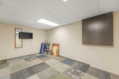 215 Hidden Vale Place Nw, Calgary, AB - Indoor Photo Showing Other Room