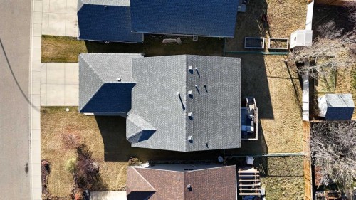 33 Willowbrook Crescent Nw, Airdrie, AB - Outdoor With Deck Patio Veranda With Exterior