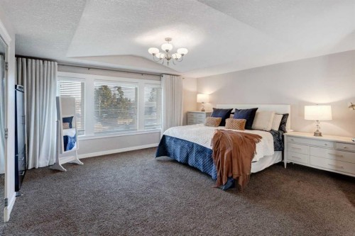 38 Lissington Drive Sw, Calgary, AB - Indoor Photo Showing Bedroom