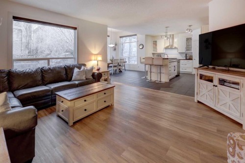 89 Cougar Ridge View Sw, Calgary, AB - Indoor Photo Showing Living Room