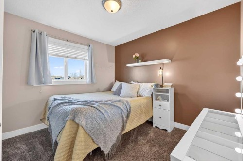 5318 Copperfield Gate Se, Calgary, AB - Indoor Photo Showing Bedroom
