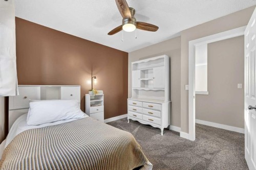 5318 Copperfield Gate Se, Calgary, AB - Indoor Photo Showing Bedroom