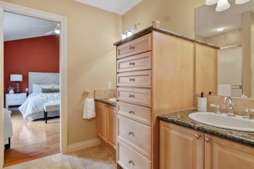 55 Billy Haynes Trail, Okotoks, AB - Indoor Photo Showing Bathroom