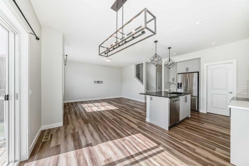 105 Creekside Way Sw, Calgary, AB - Indoor Photo Showing Kitchen
