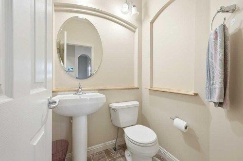 101 Panamount Manor Nw, Calgary, AB - Indoor Photo Showing Bathroom