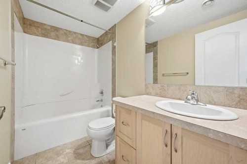 101 Panamount Manor Nw, Calgary, AB - Indoor Photo Showing Bathroom