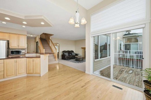 101 Panamount Manor Nw, Calgary, AB - Indoor Photo Showing Kitchen
