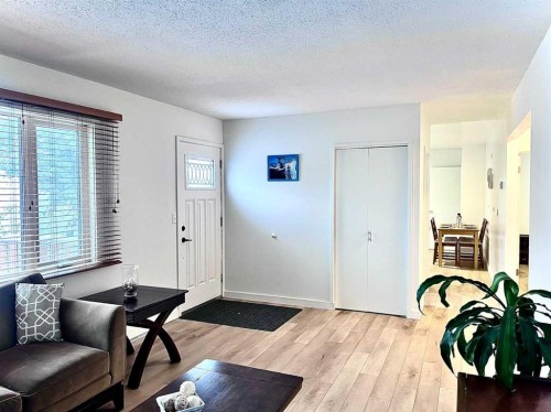 2326 19 Avenue, Bowden, AB - Indoor