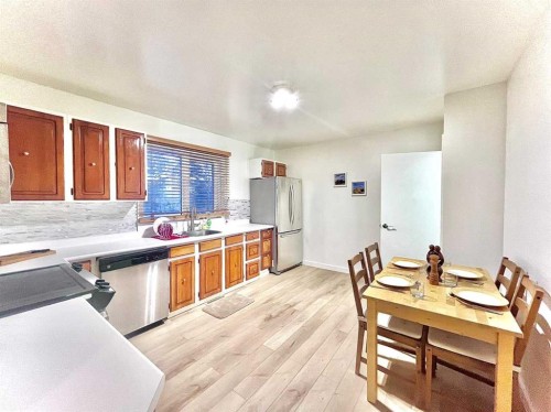 2326 19 Avenue, Bowden, AB - Indoor