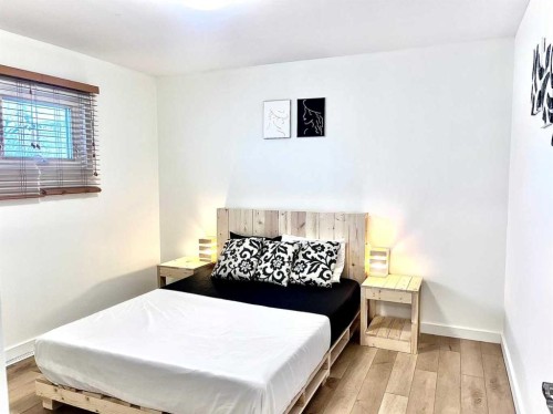 2326 19 Avenue, Bowden, AB - Indoor Photo Showing Bedroom