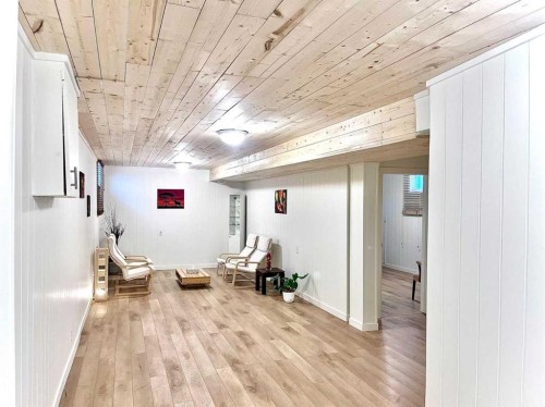 2326 19 Avenue, Bowden, AB - Indoor Photo Showing Other Room