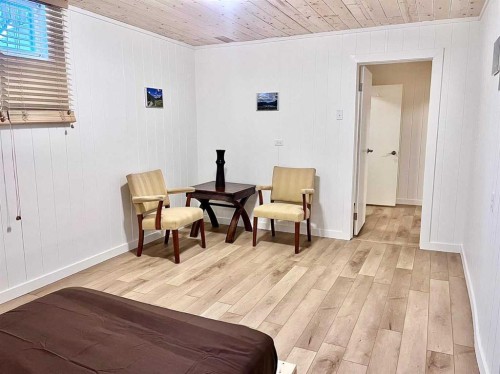 2326 19 Avenue, Bowden, AB - Indoor Photo Showing Other Room