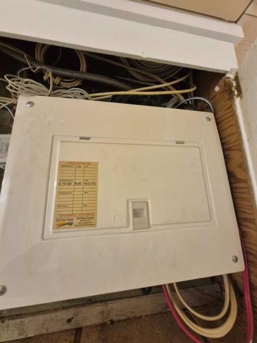 2326 19 Avenue, Bowden, AB - Indoor