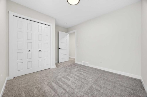 306 Alpine Boulevard, Calgary, AB - Indoor Photo Showing Other Room