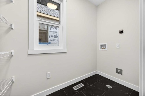 306 Alpine Boulevard, Calgary, AB - Indoor