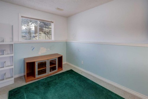 207 Strathaven Bay, Strathmore, AB - Indoor Photo Showing Other Room