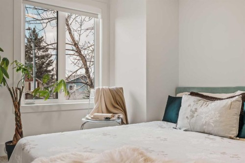 514 19 Street Nw, Calgary, AB - Indoor Photo Showing Bedroom