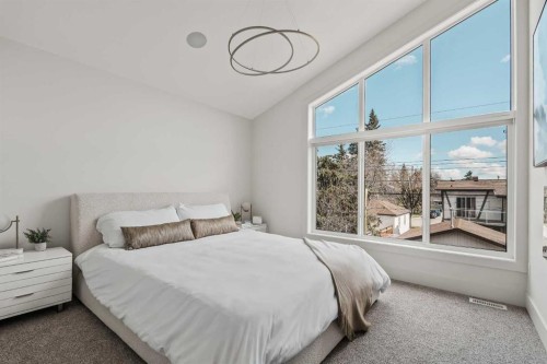 514 19 Street Nw, Calgary, AB - Indoor Photo Showing Bedroom