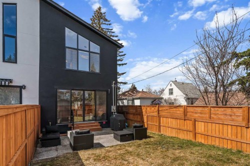 514 19 Street Nw, Calgary, AB - Outdoor