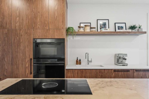 514 19 Street Nw, Calgary, AB - Indoor Photo Showing Kitchen