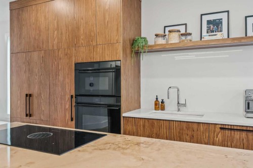 514 19 Street Nw, Calgary, AB - Indoor Photo Showing Kitchen