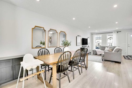 128 Cranbrook Square Se, Calgary, AB - Indoor