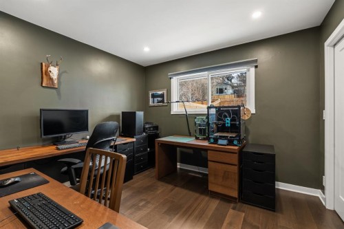 20 Calandar Road Nw, Calgary, AB - Indoor Photo Showing Office