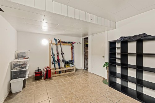 20 Calandar Road Nw, Calgary, AB - Indoor Photo Showing Other Room