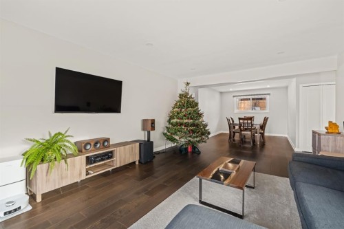 20 Calandar Road Nw, Calgary, AB - Indoor Photo Showing Living Room