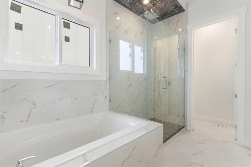 376 Muirfield Crescent, Lyalta, AB - Indoor Photo Showing Bathroom